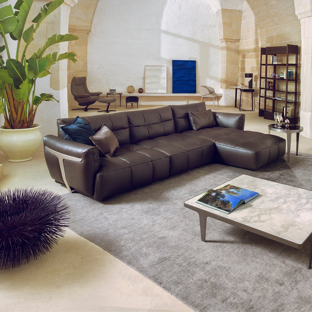 Natuzzi-stoel-1 Bank in woonkamer