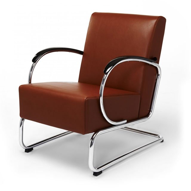 Stoel met witte achtergrond